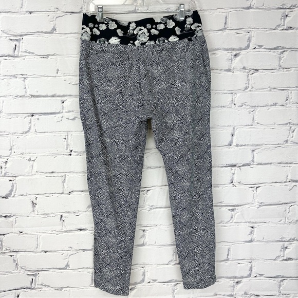 Lululemon Departure Joggers Trousers Pants Size 6 Black Floral Athletic Office - Picture 3 of 12